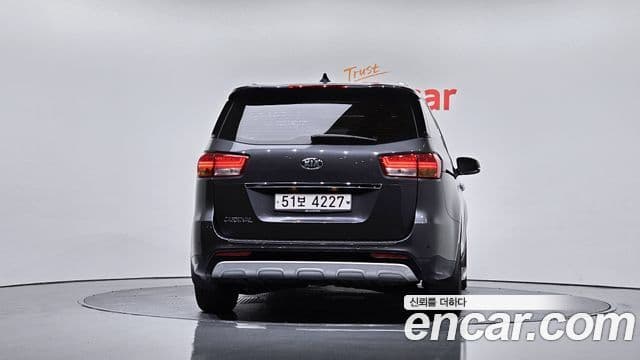 Kia All New Carnival Prestige, 2018 4
