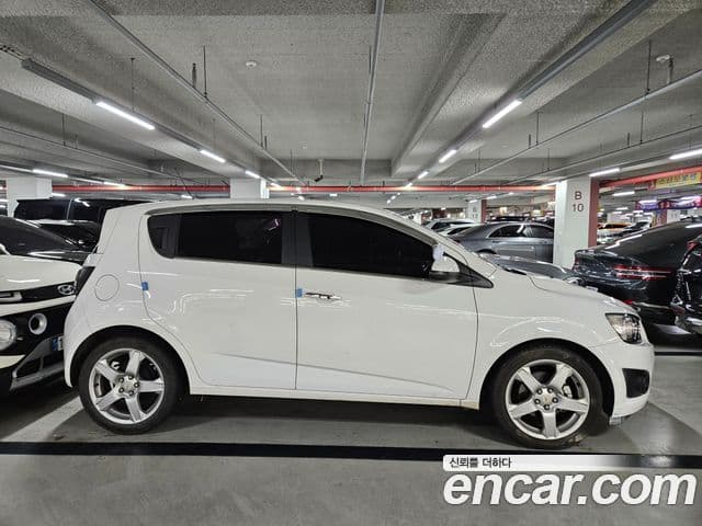 Chevrolet(GM대우) 아베오 хэтчбек топовая версия, 2012 3