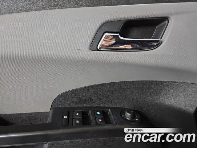 Chevrolet(GM대우) 아베오 хэтчбек топовая версия, 2012 18