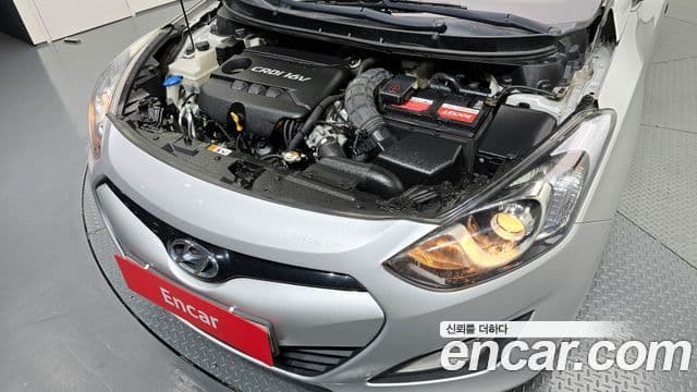 Hyundai i30(новый кузов / новое поколение) дизель 1.6 VGT Unique, 2012 6