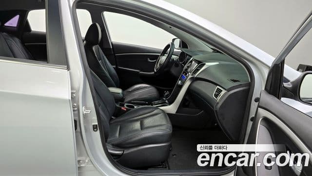 Hyundai i30(новый кузов / новое поколение) дизель 1.6 VGT Unique, 2012 10