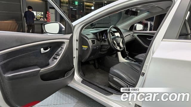 Hyundai i30(новый кузов / новое поколение) дизель 1.6 VGT Unique, 2012 11