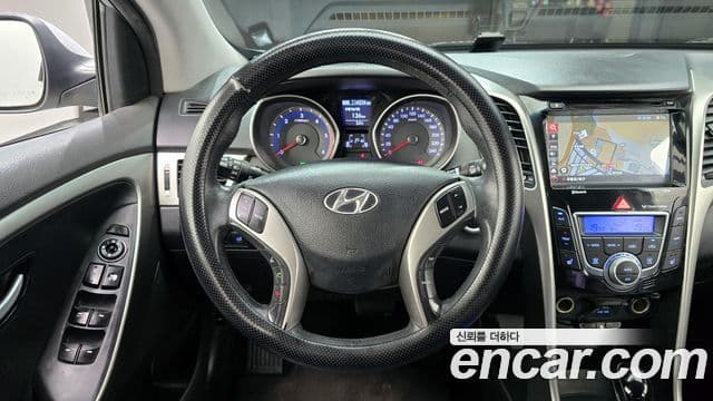 Hyundai i30(новый кузов / новое поколение) дизель 1.6 VGT Unique, 2012 14