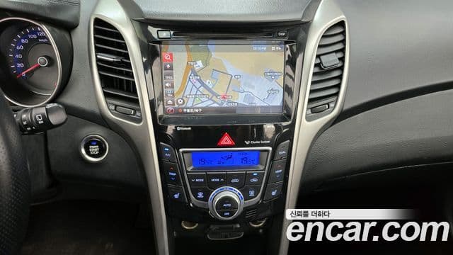 Hyundai i30(новый кузов / новое поколение) дизель 1.6 VGT Unique, 2012 15