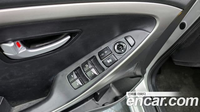 Hyundai i30(новый кузов / новое поколение) дизель 1.6 VGT Unique, 2012 18