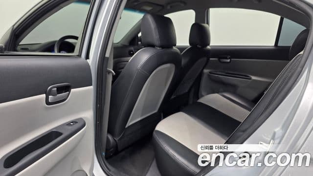 Hyundai 베르나 트랜스폼 Premier, 2010 18