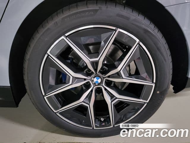 BMW 5시리즈 (G60) 520i M Sport, 2025 все фото
