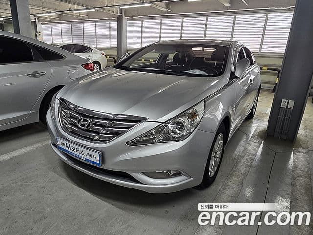 Hyundai YF Sonata Luxury, 2010 1