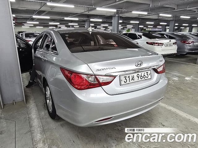 Hyundai YF Sonata Luxury, 2010 2