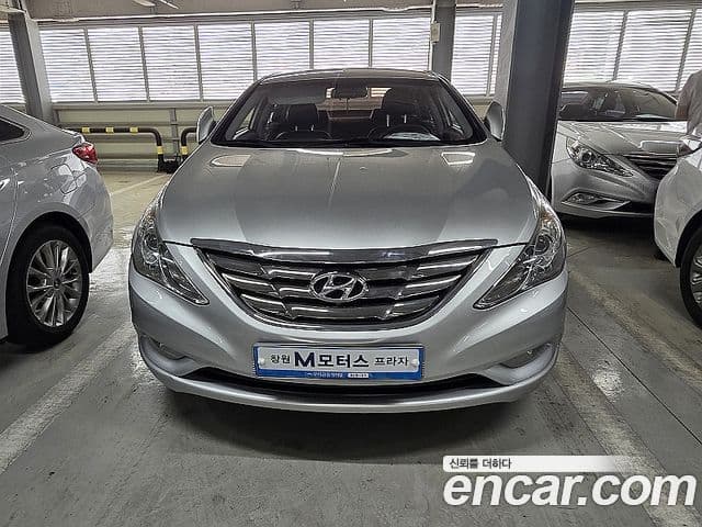 Hyundai YF Sonata Luxury, 2010 3