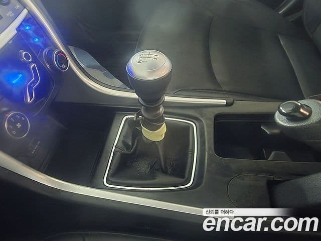 Hyundai YF Sonata Luxury, 2010 9