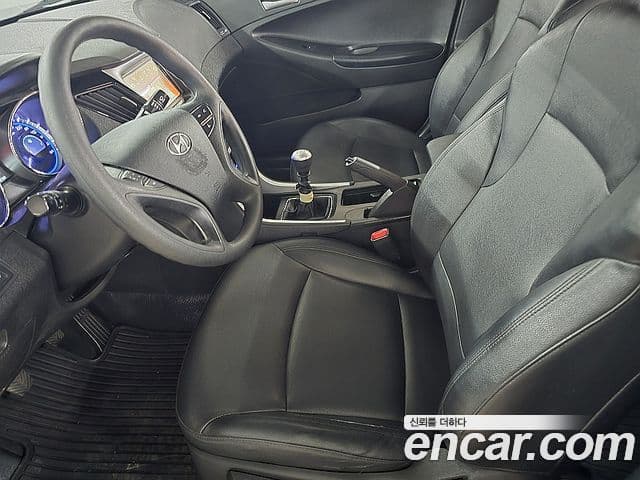 Hyundai YF Sonata Luxury, 2010 14