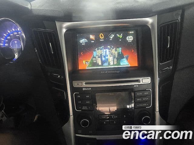 Hyundai YF Sonata Luxury, 2010 15