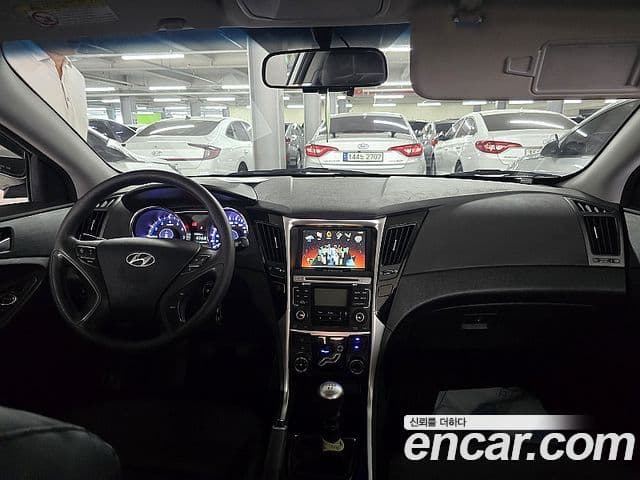Hyundai YF Sonata Luxury, 2010 16