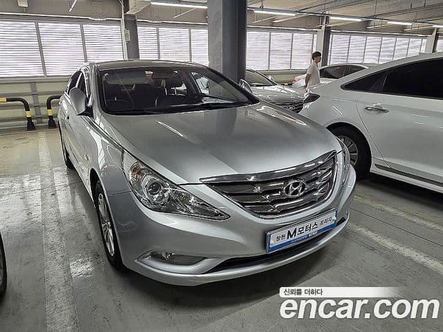 Hyundai YF Sonata Luxury, 2010 20