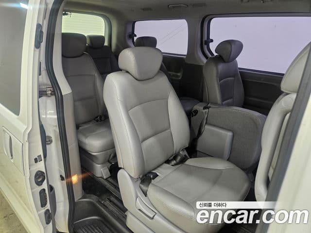 Hyundai Grand Starex CVX Luxury, 2014 15