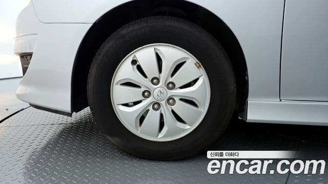 Hyundai Avante гибрид 빌트인캠2 — базовая версия - Built-in Cam 2, 2010 все фото