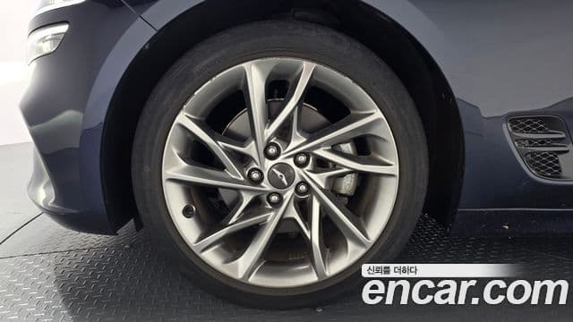 Genesis The / новый New G70, 2021 все фото