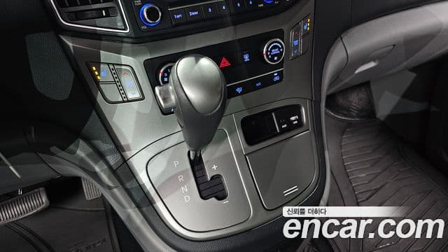 Hyundai Grand Starex детский перевозочный автомобиль, 2016 9