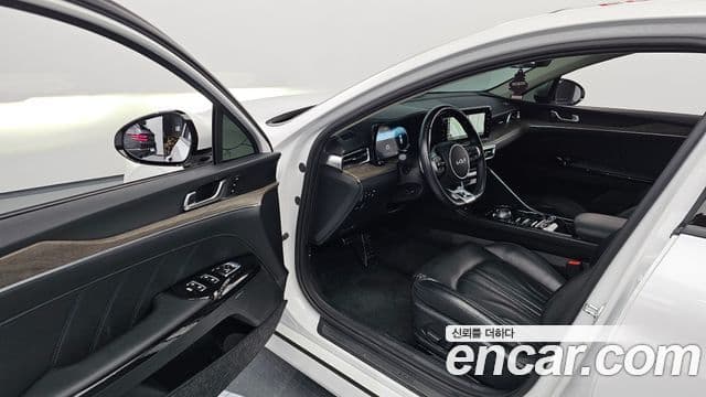 Kia K5 3세대 Signature, 2023 10