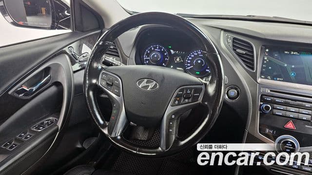 Hyundai Grandeur HG Premium, 2016 13