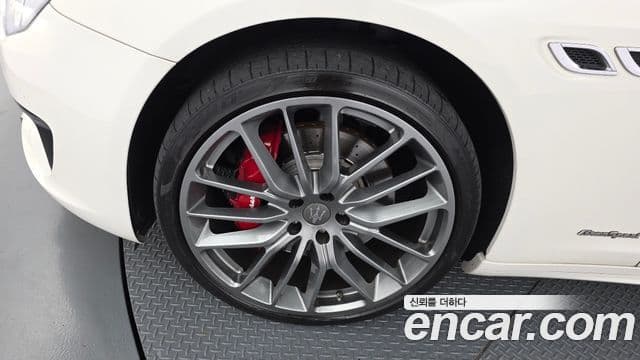 Maserati Quattroporte S Q4 3.0 V6 GranSport, 2018 все фото