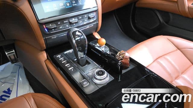 Maserati Quattroporte S Q4 3.0 V6 GranSport, 2018 9