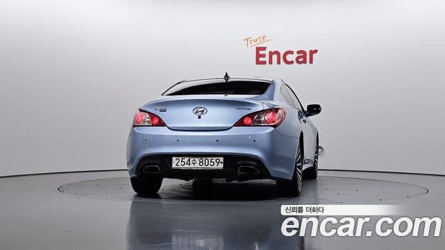 Hyundai Genesis купе 200 турбо P, 2011 4