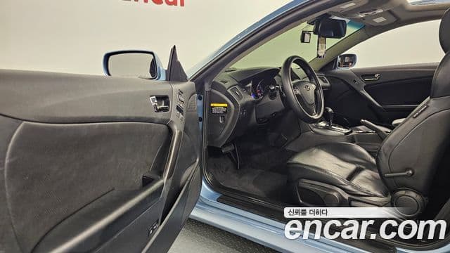 Hyundai Genesis купе 200 турбо P, 2011 11