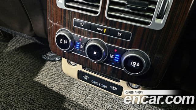 Land Rover Range Rover 4세대 4.4 SDV8 Vogue SE дизель, 2017 18