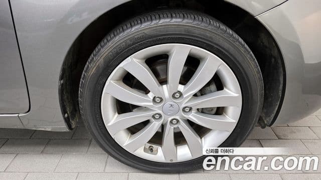 Kia All New Carens 2.0 LPi Trendy, 2016 все фото