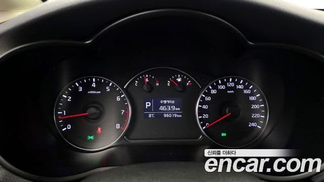 Kia All New Carens 2.0 LPi Trendy, 2016 8