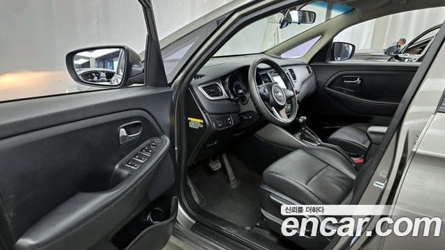 Kia All New Carens 2.0 LPi Trendy, 2016 10