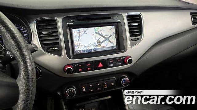 Kia All New Carens 2.0 LPi Trendy, 2016 14