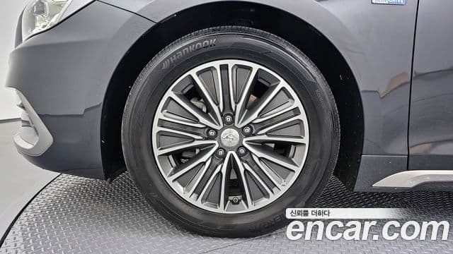 Hyundai Grandeur IG гибрид Exclusive, 2018 все фото