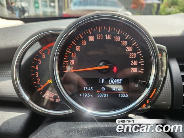 Mini Cooper 3세대, 2019 15