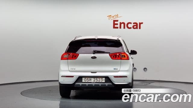 Kia Niro Prestige, 2017 4