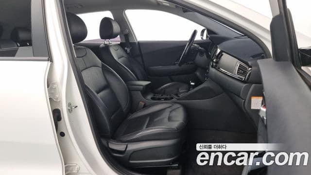 Kia Niro Prestige, 2017 10