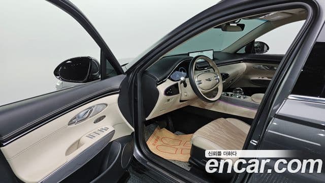 Genesis GV70, 2023 10