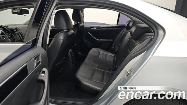Volkswagen New Jetta 6세대, 2015 11