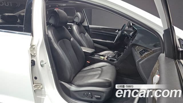 Hyundai LF Sonata 2.0 Smart, 2015 10