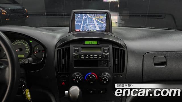 Hyundai Grand Starex CVX Deluxe, 2014 15