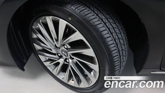 Lexus ES300h 7세대 Luxury Plus, 2026 все фото