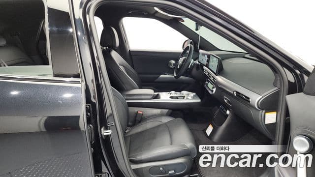 Genesis GV60 Standard, 2023 11