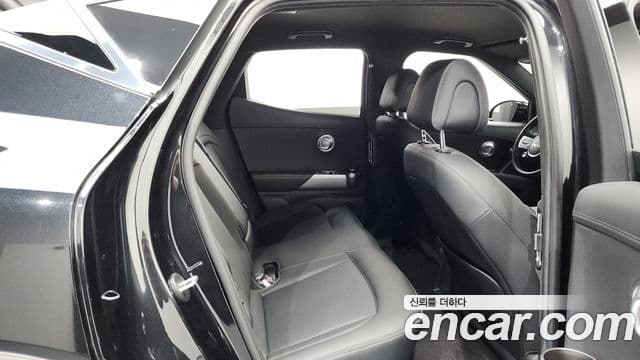 Genesis GV60 Standard, 2023 12