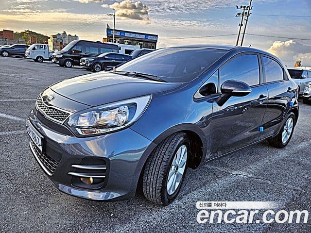 Kia The / новый New Pride Luxury, 2015 1