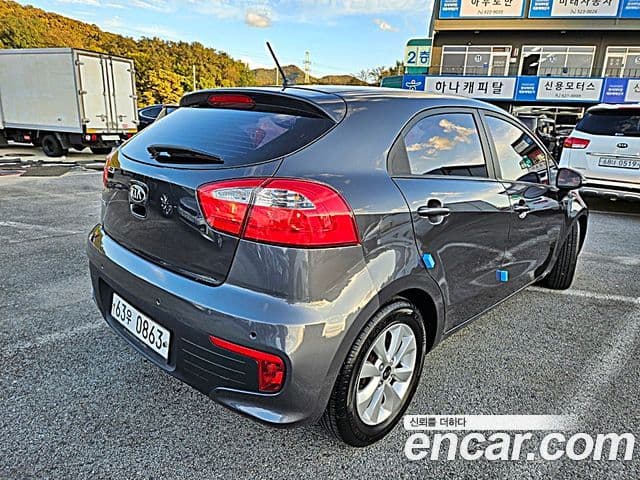 Kia The / новый New Pride Luxury, 2015 2