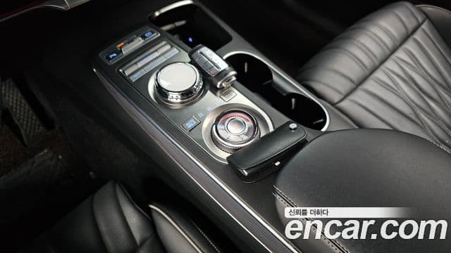 Genesis GV70, 2021 9