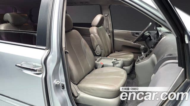 Kia Carnival R R Special, 2011 10