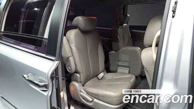 Kia Carnival R R Special, 2011 11